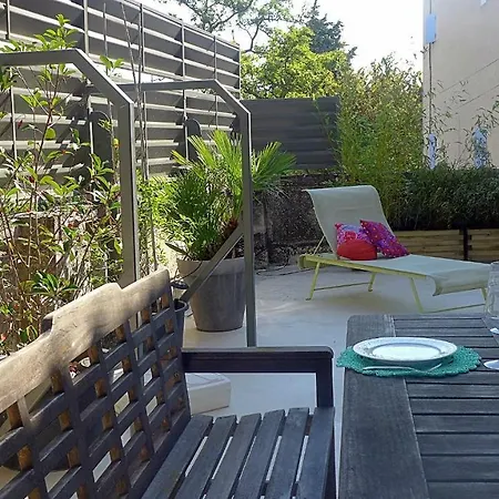 Апартаменты La Terrasse Сен-Поль-Труа-Шато
